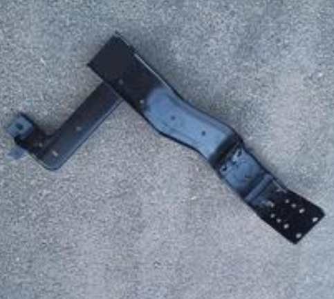 Dongfeng 8405235-C0100 Footrest Shield Bracket Assembly